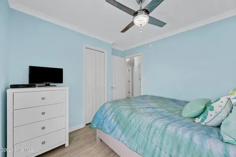 1004 N Shore Drive Surf City NC 28445