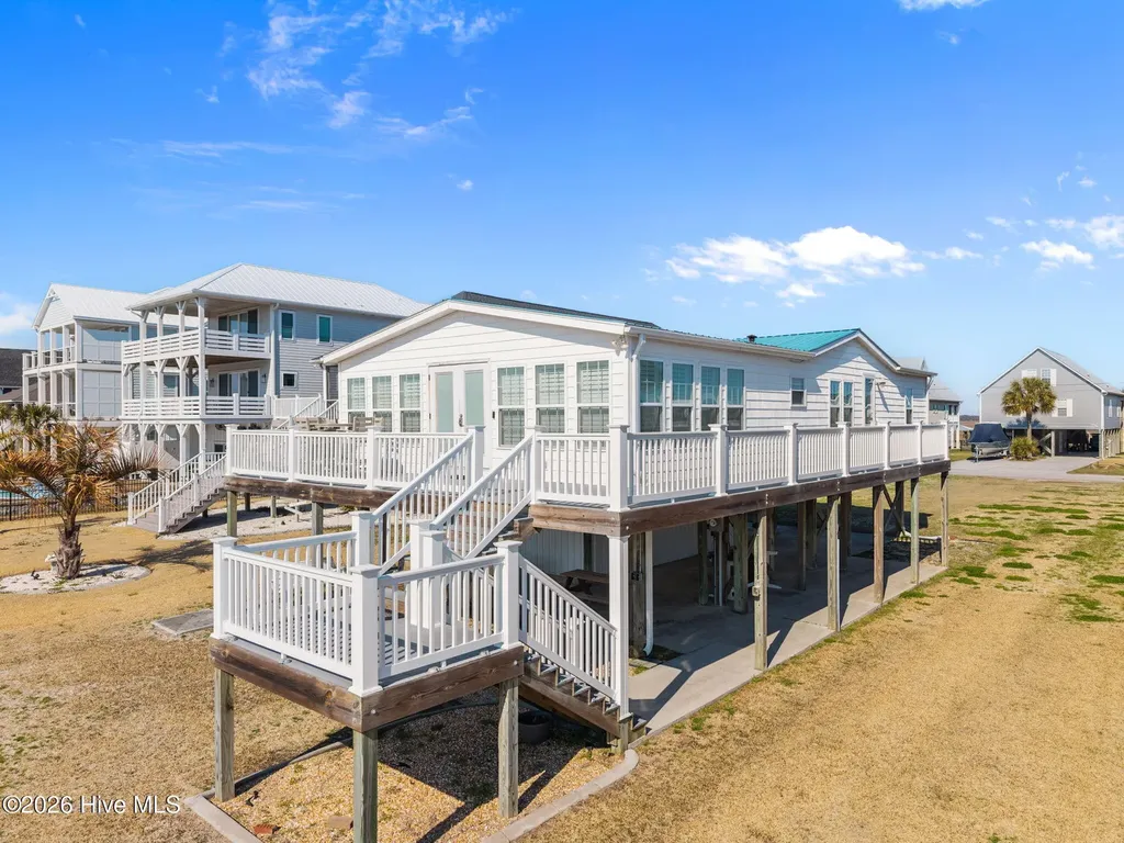 9055 W 9th Street Surf City NC 28445