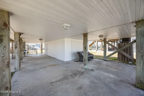 9055 W 9th Street Surf City NC 28445