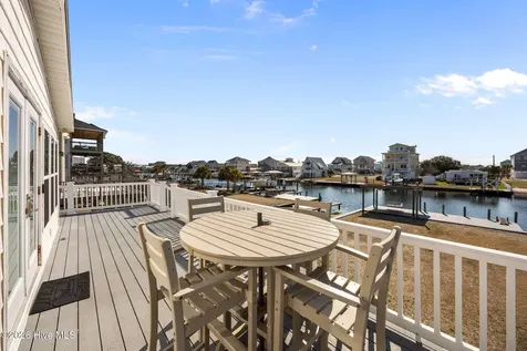 9055 W 9th Street Surf City NC 28445