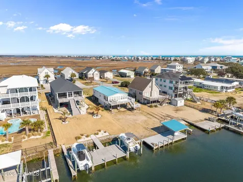 9055 W 9th Street Surf City NC 28445