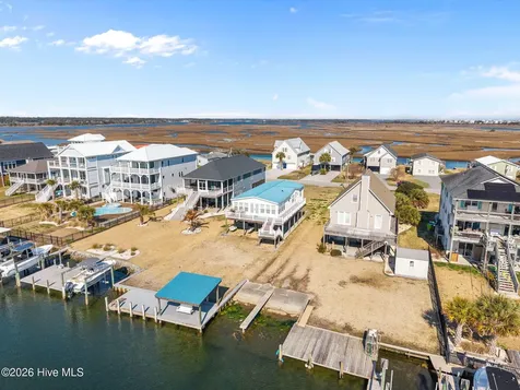 9055 W 9th Street Surf City NC 28445