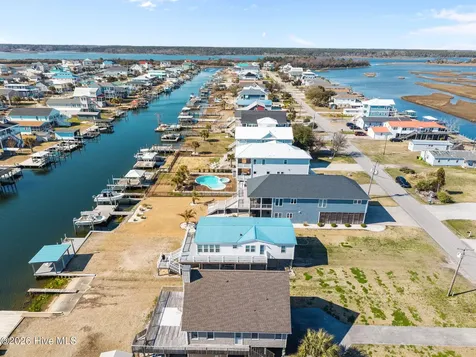9055 W 9th Street Surf City NC 28445
