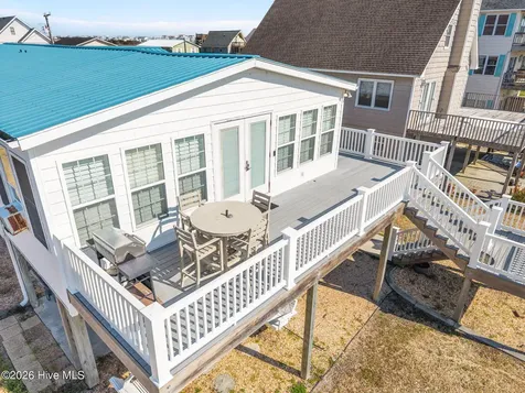 9055 W 9th Street Surf City NC 28445