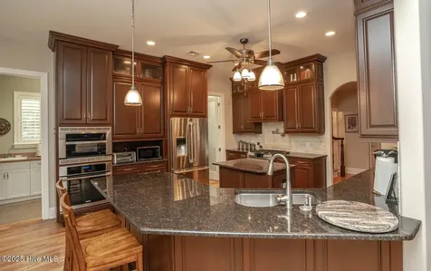 545 Gladstone Circle SW Ocean Isle Beach NC 28469