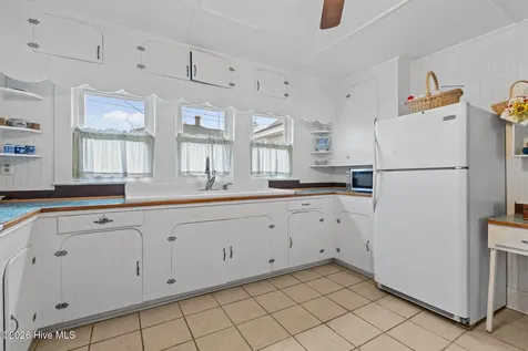 272 Highway 101 Beaufort NC 28516