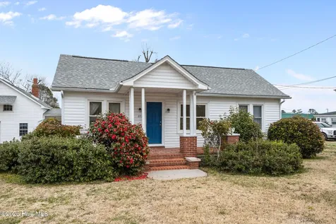 272 Highway 101 Beaufort NC 28516
