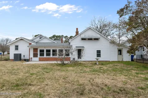 272 Highway 101 Beaufort NC 28516