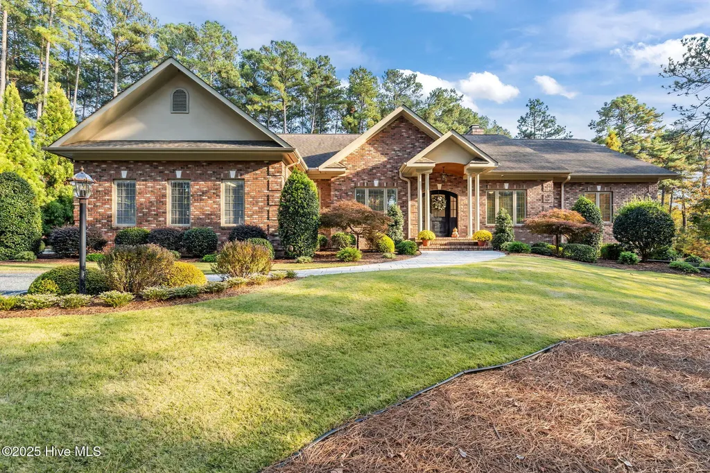 11 Whithorn Court Pinehurst NC 28374