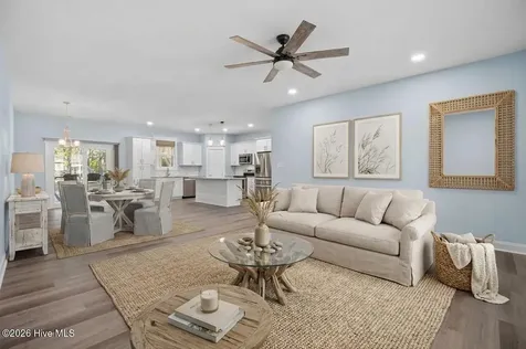 309 Pine Knoll Circle Pine Knoll Shores NC 28512