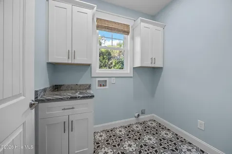 309 Pine Knoll Circle Pine Knoll Shores NC 28512