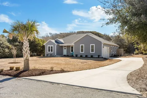 309 Pine Knoll Circle Pine Knoll Shores NC 28512