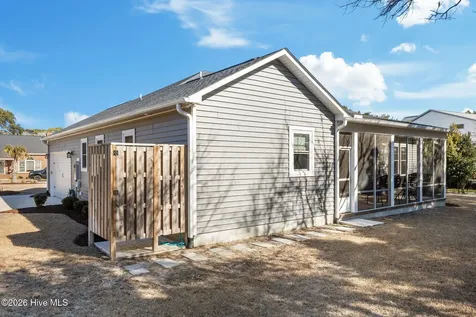 309 Pine Knoll Circle Pine Knoll Shores NC 28512