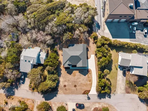 309 Pine Knoll Circle Pine Knoll Shores NC 28512