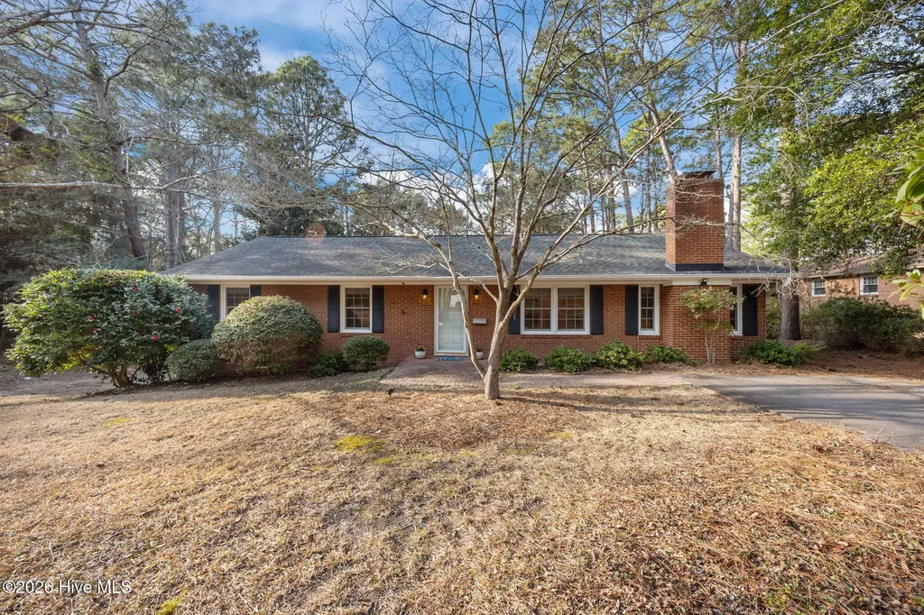670 N Saylor Street Southern Pines NC 28387