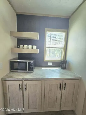 728 James Street Hubert NC 28539