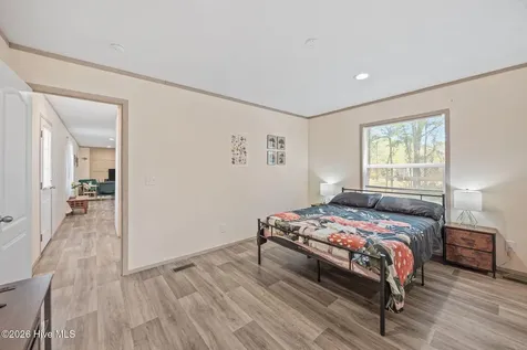 728 James Street Hubert NC 28539