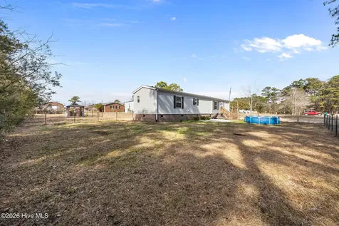 728 James Street Hubert NC 28539