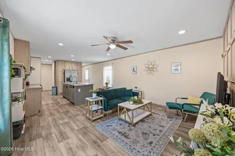728 James Street Hubert NC 28539