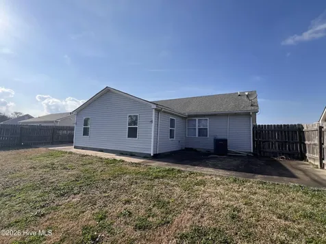 212 Springvale Street Elizabeth City NC 27909