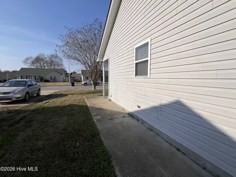 212 Springvale Street Elizabeth City NC 27909