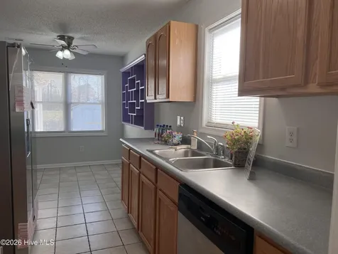 212 Springvale Street Elizabeth City NC 27909