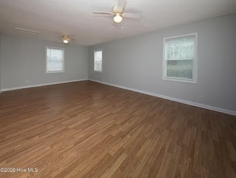 212 Springvale Street Elizabeth City NC 27909
