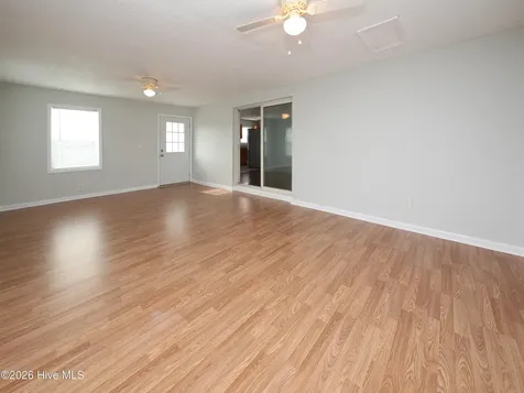 212 Springvale Street Elizabeth City NC 27909