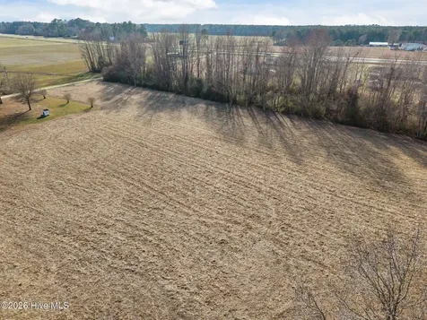 5238 Us 17 Highway N Washington NC 27889