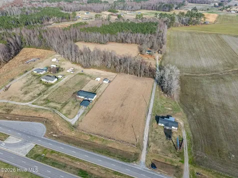 5238 Us 17 Highway N Washington NC 27889