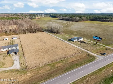 5238 Us 17 Highway N Washington NC 27889