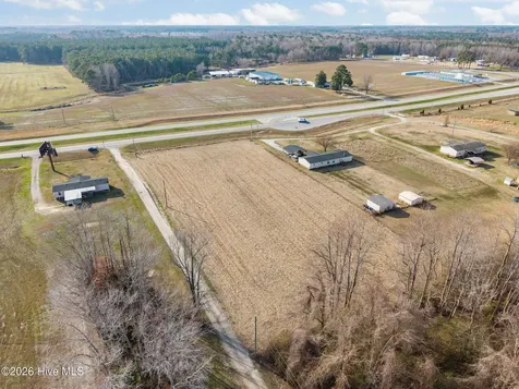 5238 Us 17 Highway N Washington NC 27889