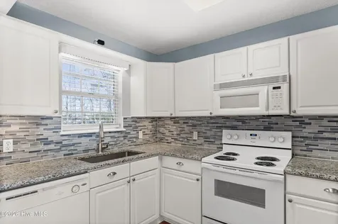 1509 Country Club Drive Hampstead NC 28443