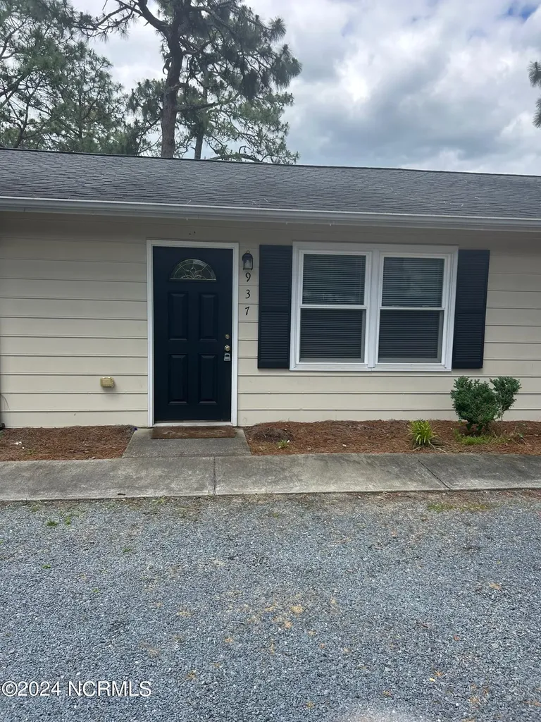 937 N Ashe Street Southern Pines NC 28387