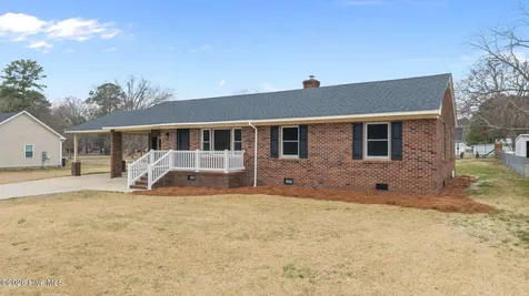 450 Camellia Street Kinston NC 28504
