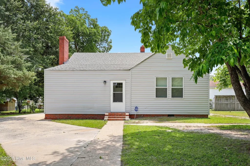 214 Arlington Circle Greenville NC 27834