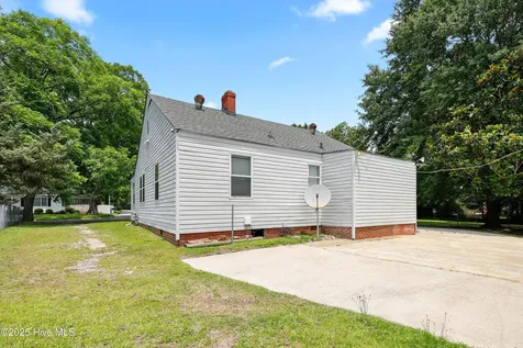 214 Arlington Circle Greenville NC 27834