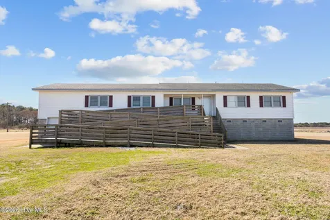 2575 White Plains Road Engelhard NC 27824
