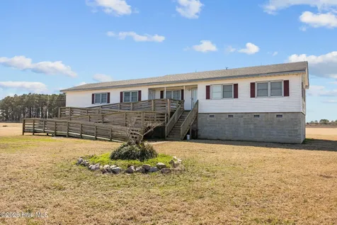 2575 White Plains Road Engelhard NC 27824