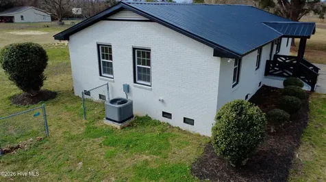 19016 Us Highway 64 Williamston NC 27892
