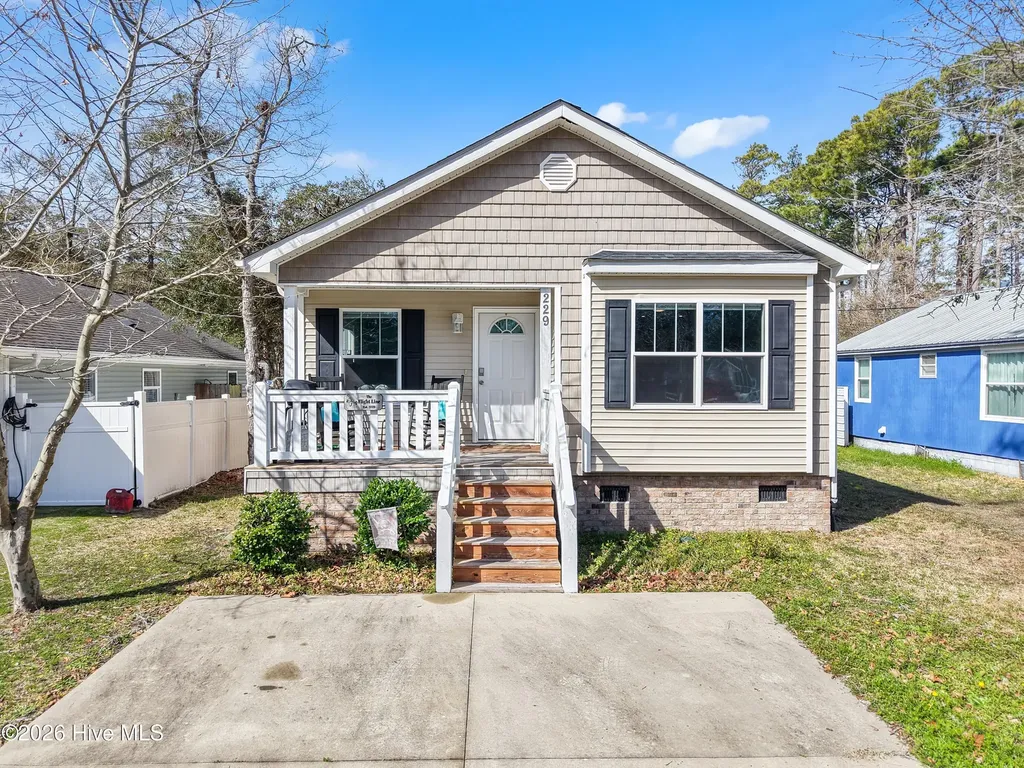 229 NE 75th Street Oak Island NC 28465