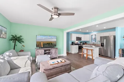 229 NE 75th Street Oak Island NC 28465