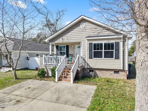 229 NE 75th Street Oak Island NC 28465