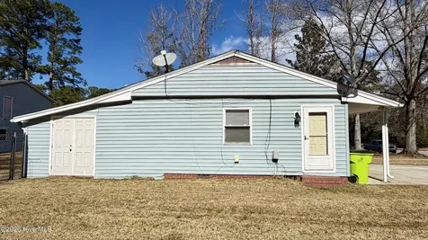 1113 Cherry Tree Drive New Bern NC 28562