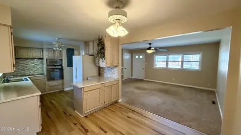 1113 Cherry Tree Drive New Bern NC 28562