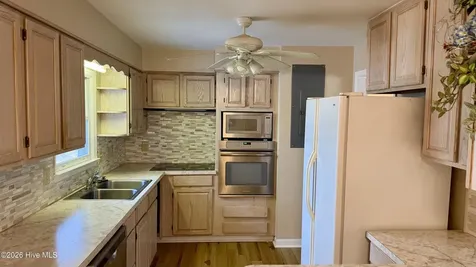 1113 Cherry Tree Drive New Bern NC 28562