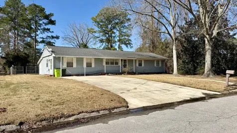 1113 Cherry Tree Drive New Bern NC 28562