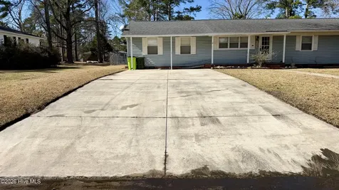 1113 Cherry Tree Drive New Bern NC 28562