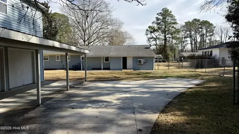 1113 Cherry Tree Drive New Bern NC 28562