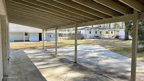 1113 Cherry Tree Drive New Bern NC 28562